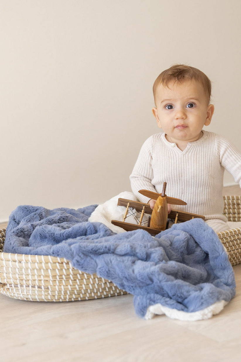 Super Cozy Blue Zig-Zag Fur Blanket
